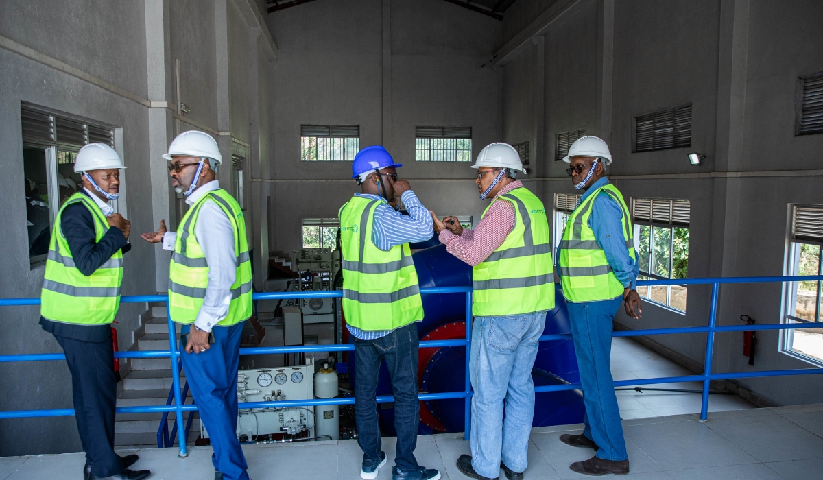 Prime Energy&#039;s engineer gives a tour of Mukungwa II to investors during the company&#039;s Investor Day in Musanze District in the Northern Province. Photos by Dan Gatsinzi.