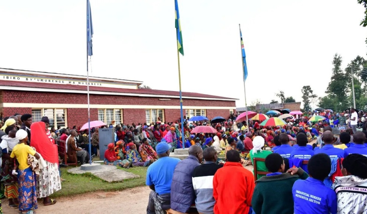 Residents during a meeting at Musebeya Sector offices. Ten officials from Musebeya Sector in Nyamagabe District on October 8 submitted their letters of resignation. Courtesy