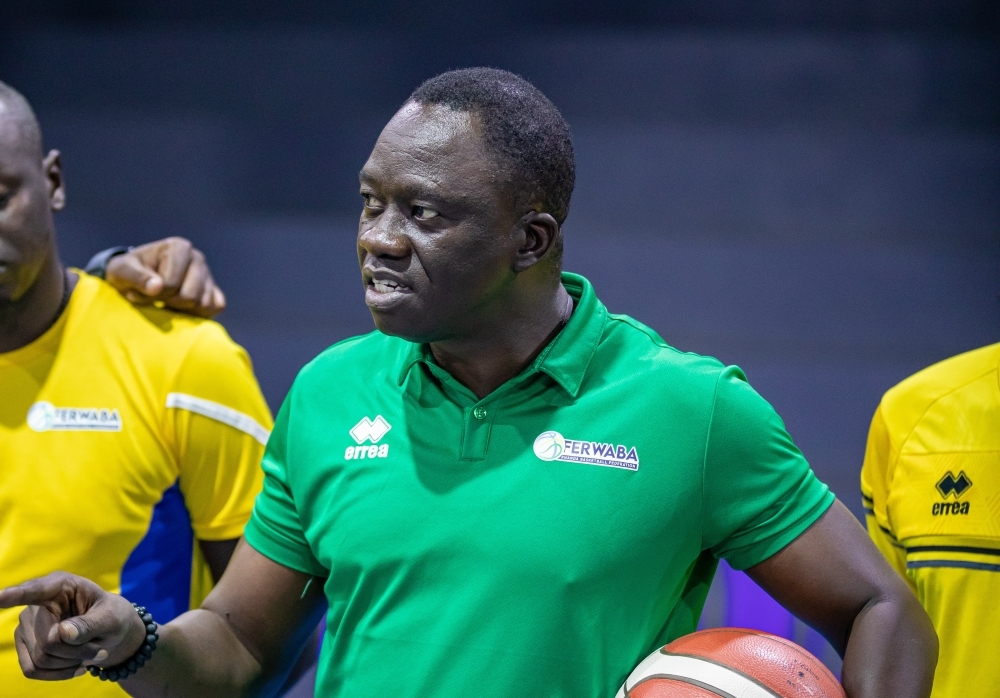 Coach Cheikh Sarr.