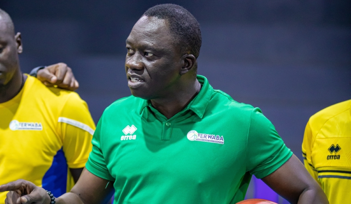 Coach Cheikh Sarr.