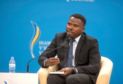 Edouard Bamporiki, the former Minister of State for Culture, speaks during Umushyikirano.