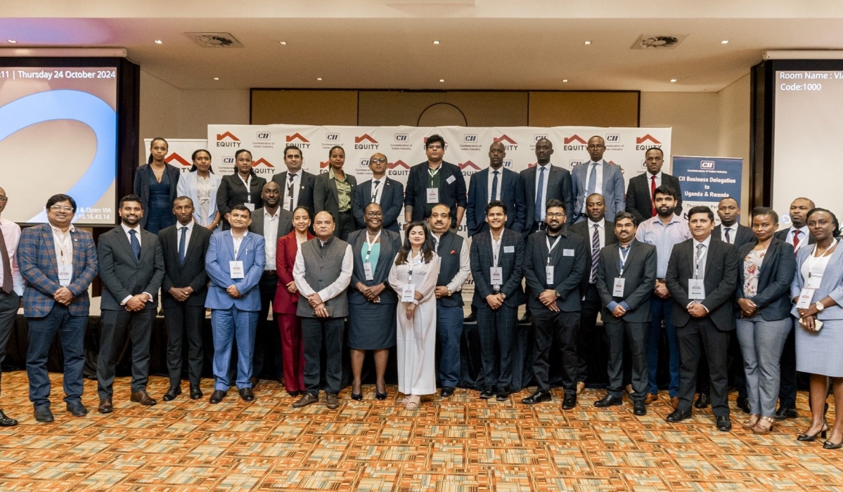 Both delegations pose for a group photo at the meeting that was held under the theme “Facilitating Partnerships For Sustainable and Inclusive Growth