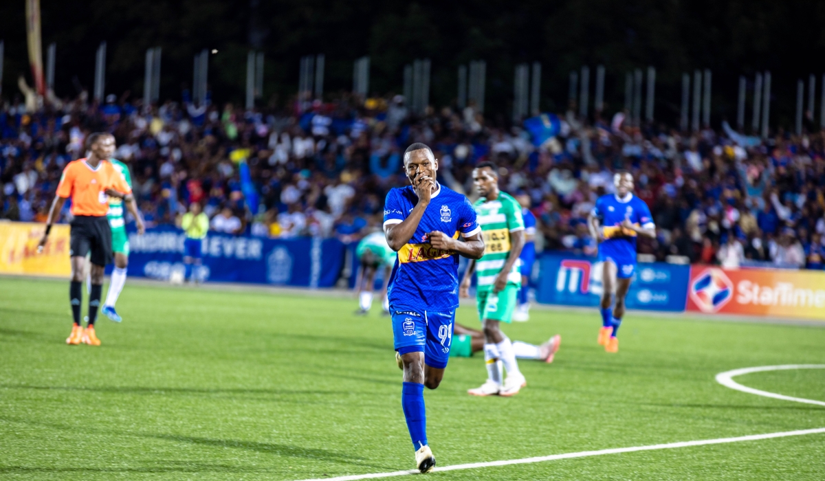 Forward Hadji Iraguha scored a brace as Rayon Sports brushed Kiyovu aside with a convincing 4-0 victory at Kigali Pele Stadium on Saturday, November 2. Photos by Craish Bahizi