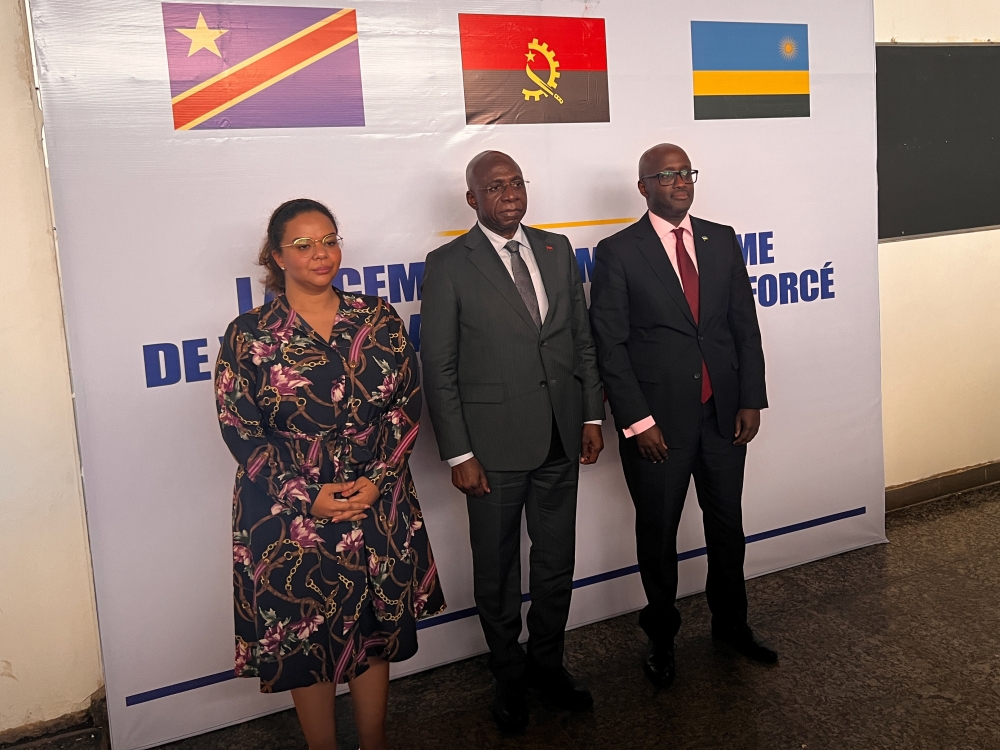 Rwandan and Congolese ministers of foreign affairs met on Tuesday, November 5, at the two countries border. Courtesy Photo