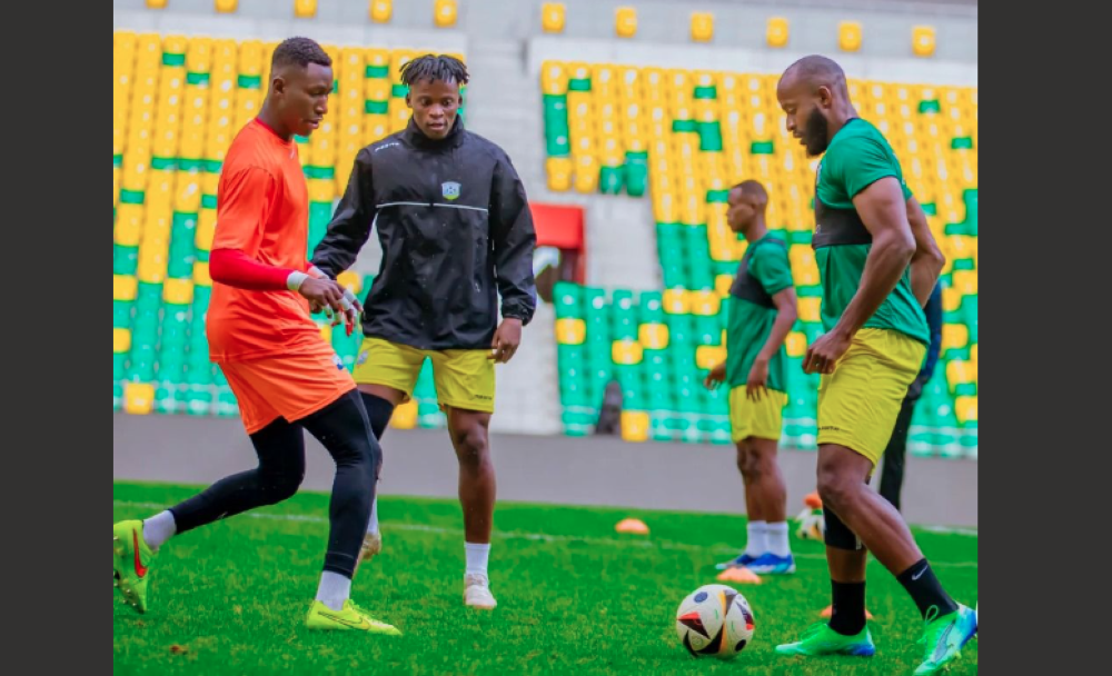 Defender Phanuel Kavita (R) has been so impressive during the past few days training with Amavubi, according to head coach Frank Spittler-Photo by Inyarwanda