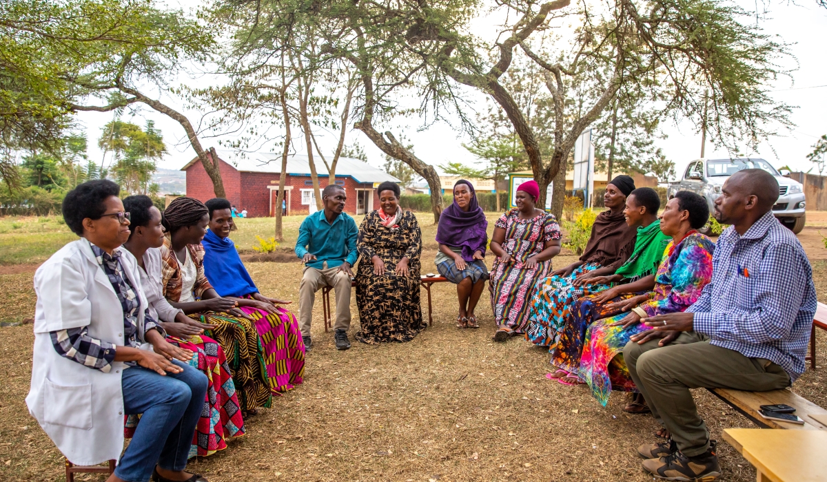 Resilience-oriented therapy enhances individual psychological resilience within a group setting.