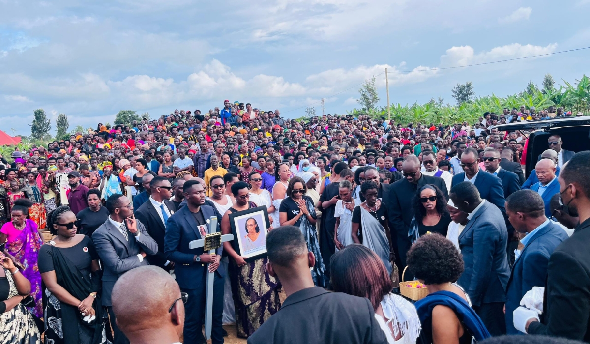 Hundreds of people attend the funeral, on November 21, of Pauline Nduwamungu, a 66-year-old genocide survivor brutally murdered, in Rukumberi Sector, in Ngoma District. All photos by Emmanuel Nkangura.