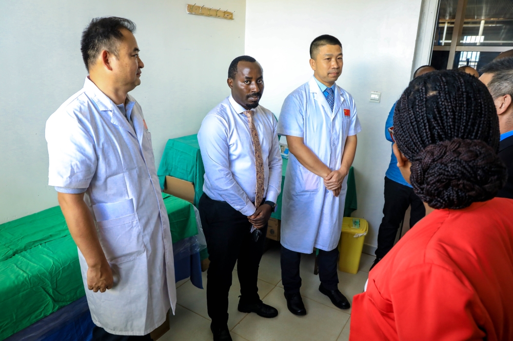 Officials during a guided tour of the newly launched facility at  Masaka Hospital in Kicukiro District on Monday, November 25. All photos by Craish Bahizi