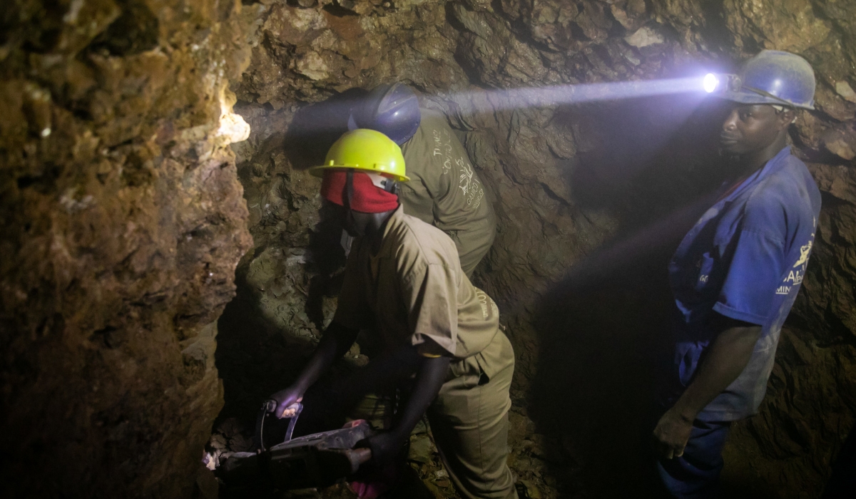 Miners on duty in Mageragere.Rwanda Mines, Petroleum, and Gas Board (RMB) on November 25 announced the resumption of beryllium exportation, after a four-month suspension.