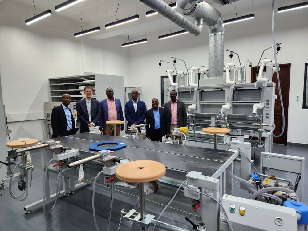 A team of researchers tours the Center of Excellence in Biomedical Engineering and e-Health in Huye District. 