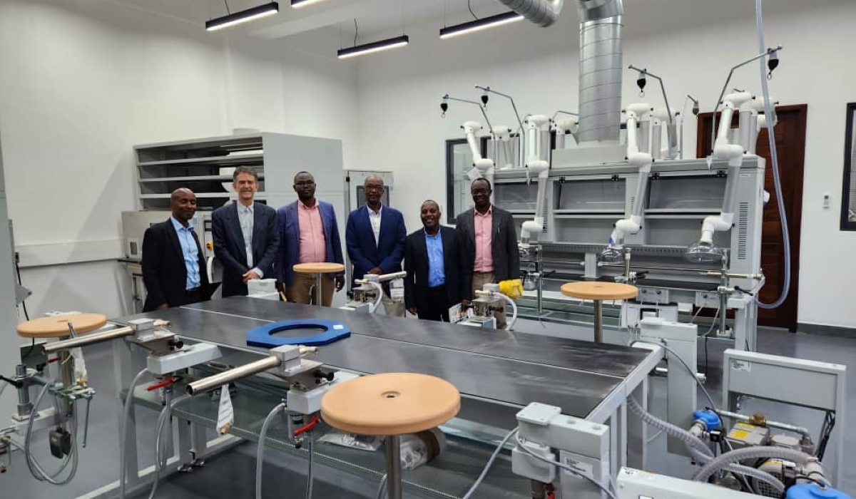 A team of researchers tours the Center of Excellence in Biomedical Engineering and e-Health in Huye District. 