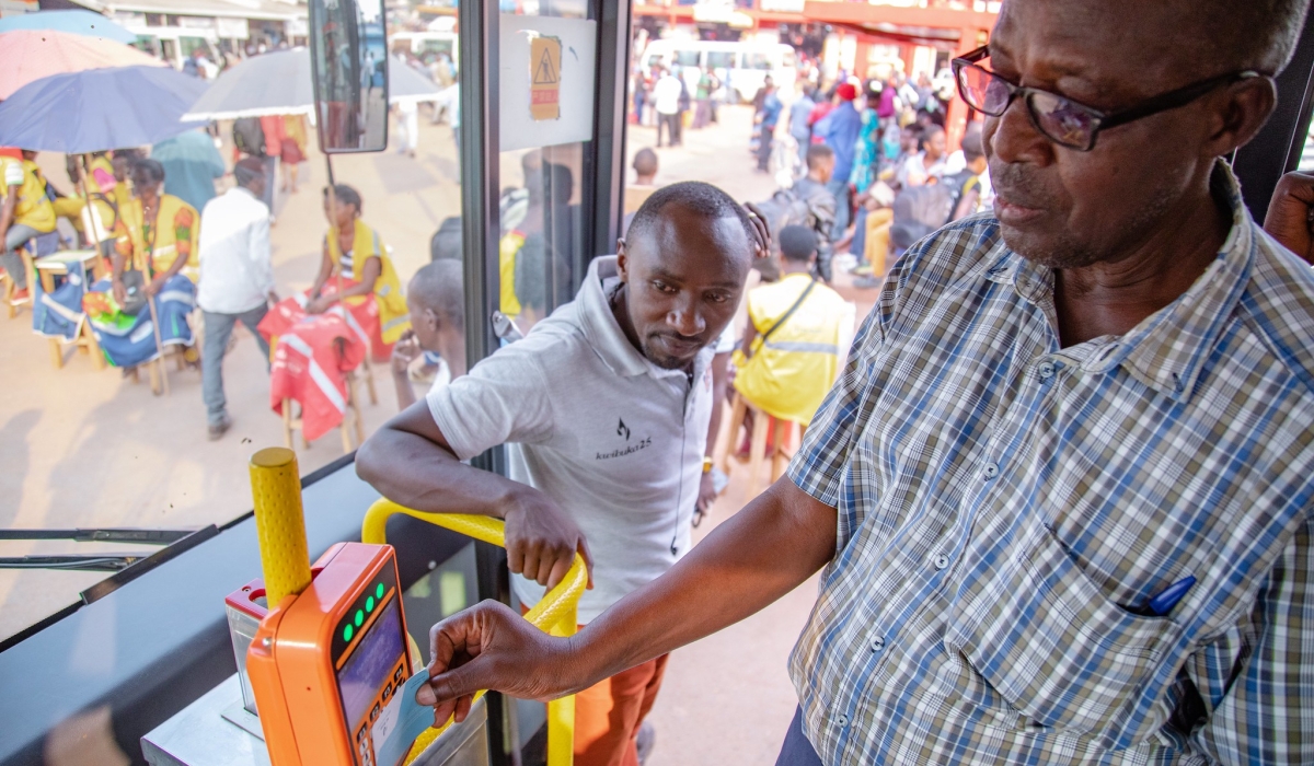 Passengers travelling by public buses in Kigali will pay fare based on the distance travelled under a new system set to be piloted this month. File