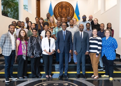 President Kagame poses for a photo with a delegation from the Susan Thompson Buffett Foundation at Village Urugwiro on Thursday, December 12. Photo by Village Urugwiro