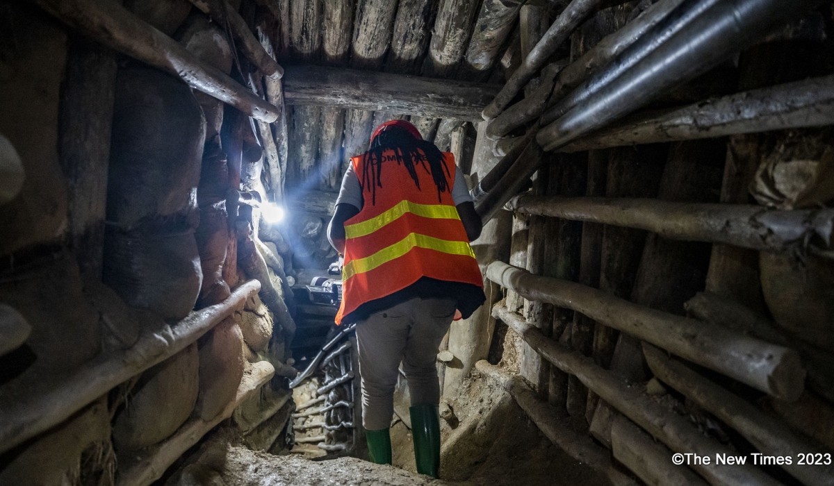 Miners inside a tunnel at Nyamyumba mining site in Rubavu District. The government is in need of Rwf 26 billion to rehabilitate mining pits. Emmanuel Dushimimana