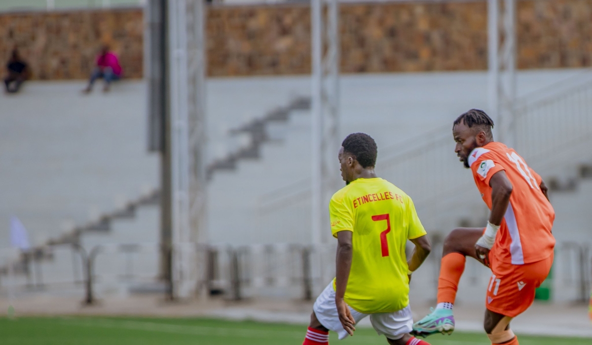 Ismail Nizigiyimana (R) who scored Enticelle&#039;s third goal in the first leg Vs AS Kigali.