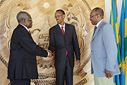 President Paul Kagame shaking hands with Prof. Jean Pierre Onvehoun Ezin as ITU Secretary General Dr. Hamadoun Toure looks yesterday at  Urugwiro Village. (Photo/ PPU)