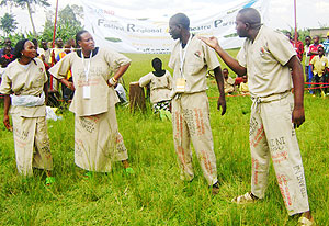 Search for Common Ground dramatists on stage. (Photo: S. Rwembeho)