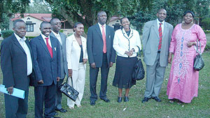 Minister Anastase Murekezi (C) poses with the new RIAM board at Murambi. (Photo / D. Sabiiti)