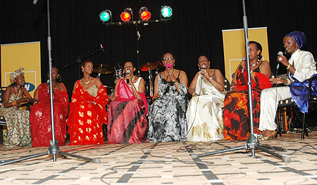 Divas performing.