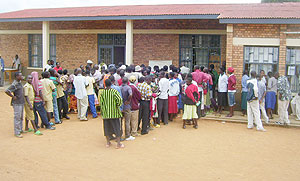 Residents lining up for National ID registration and photographing exercise at Gicumbi distrct site. (Photo:  A. Gahene)