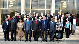 Members of the UN delegation pose for a group photo with senior officials of Rwandan Parliament. (Photo Bill McCarthy)