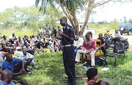 Assistant Commissioner of Police, Vianney Nshimiyimana addressing residents of Nyagatare sector. (Photo/ D. Ngabonziza)