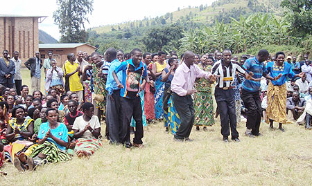 Kiyombe sector residents celebrating their achievements. (Photo: D. Ngabonziza)