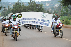 Motorcycle taxi operators in a procession yesterday. (Photo / F. Goodman)