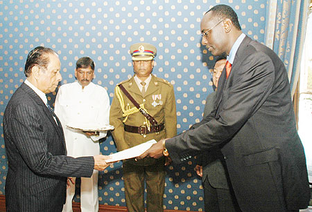 High Commissioner, Ignatius Kamali Karegesa, presenting his credentials to President Anerood Jugnauth of Mauritius (Courtesy photo)