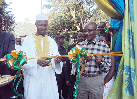 Internal Security minister, Musa Fazil Harerimana and Rubavu Mayor, Hassan Bahame, opening the Rubavu mini Trade Fair. (Photo: R. Mugabe)