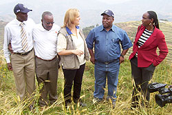 Minister of Agriculture Dr. Agnes Kalibata  and Governor Bosenibamwe together with the visiting delegation tour wheat farms in Rukozo Sector yesterday (Photo: A. Gahene)