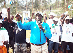 Dr. Ntawukuriryayo at the campaign rally in Gakenke. (Photo: B. Mukombozi)