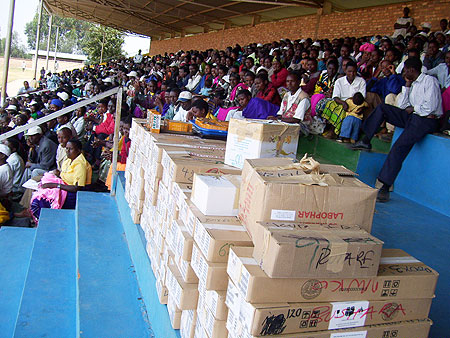 Public health workers receiving mobile phones at Gicumbi Stadium on Friday. (Photo A.Gahene)