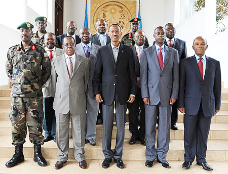 President Paul Kagame in a group photo taken yesterday with the joint DRC-Rwanda delegation who briefed him on the outcome of talks the two parties have been holding regarding security. (Photo Urugwiro Village)