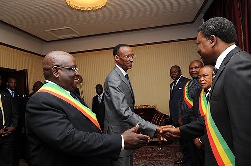 President Kagame being introduced to some members of the Congolese Congress yesterday (Photo Urugwiro Village)