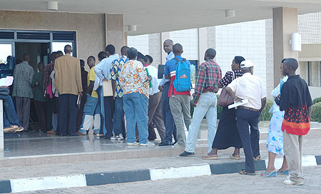 Taxpayers honouring their obligation at RRA head office in Kimihurura, Kigali. (File photo)