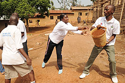 Residents of Kabeza participate in Umuganda in contribution to the 9-Year Basic Education at Remera Giporoso Primary School. (Photo J Mbanda)