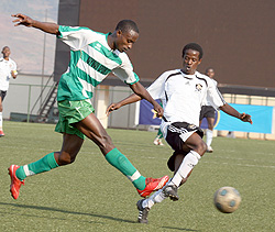 Kiyovu coach Ntagwabira will be hoping that his inconsistent former APR striker Eric Serugaba (seen here against APR in Primus Cup) finds his scoring boot today. (File photo)