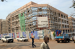 FINAL TOUCHES; Works on the ultra-modern Nyarugenge market are almost complete (Photo T.Kisambira)