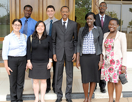 President Kagame with the MIT students after their meeting at Village Urugwiro, yesterday. (Photo Village Urugwiro)