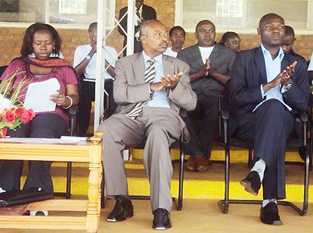 (L-R) Minister Monique Nsanzabaganwa, Governor Celestin Kabahizi and Rusizi Mayor, Fabien Sindayiheba at the launch of the campaign (Photo L Nakayima).