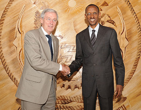 President Kagame with Dutch Minister, Dr Ben Knapen, at Village Urugwiro, yesterday. (Photo Village Urugwiro)