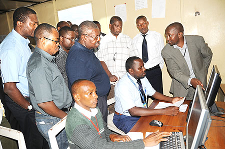 The Zambian delegation shown how goods are cleared at Gatuna border.(Photo J Mbanda).JPG