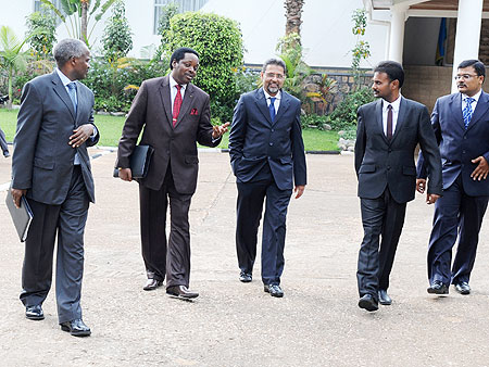 (L-R)  Minister Murigande and High Comissioner Nkurunziza, chat with Dr Jain and his delegation after meeting President Kagame at Village Urugwiro, yesterday. (Photo Urugwiro Village)