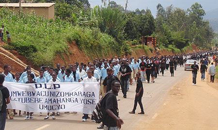 Youth in a Walk to Remember last year in commemoration of the 1994 Genocide. Regional youth will participate in the 17th commemoration(File Photo)