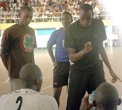 BACK IN THE DAYS: Jean Luc Ndayikengurukiye passing on tips to APR's men volleyball team. 