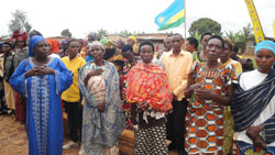 Fumbwe Sector residents express their appreciation to MTN for the donation (Courtesy photo).