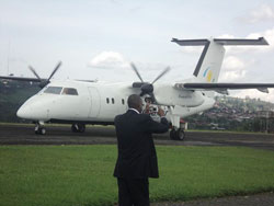 RwandAir plane arrivingg at Kamembe Airport (Photo L.Nakayima).