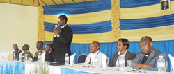  BK Director General,, James Gatera, addressing Gicumbi traders about buying shares in the bank.  (Photo F. Ndoli)