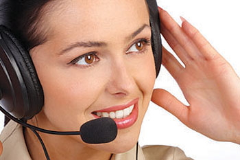 People in charge of customer care should have a friendly attitude (Internet Photo)